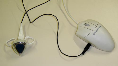 Acionador confeccionado com boto liga/desliga de computador, plugado no mouse